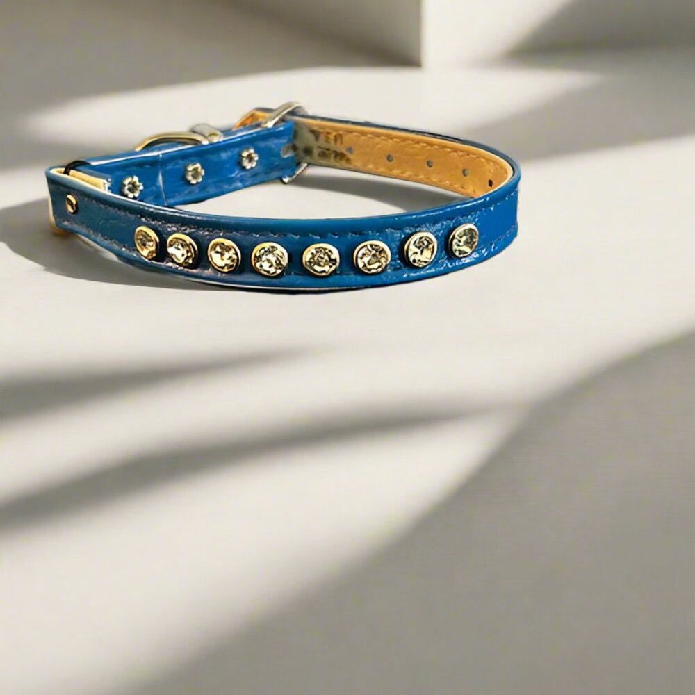 Crystal Cat Safety Collar, Size 10, Fits Neck 5.25-7.25", Blue. Made in the USA